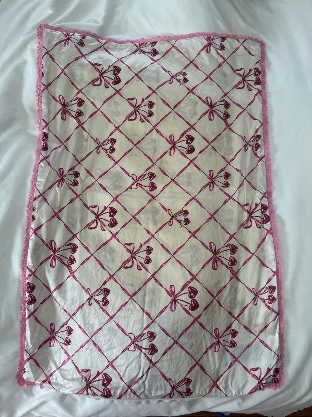 Authentic SLIP® Silk Sweet Cherry Queen Pillowcase - Picture 4 of 12